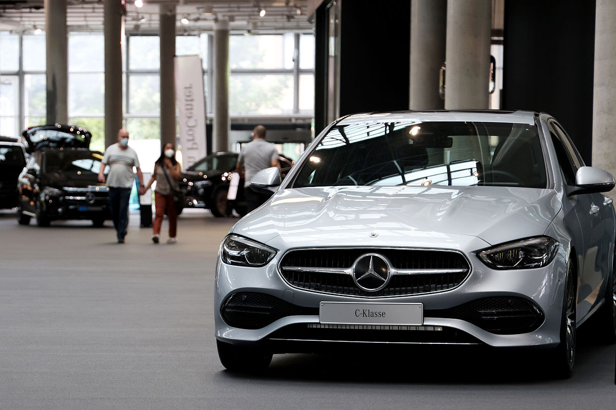 当地时间2021年7月19日,德国柏林,梅赛德斯-奔驰汽车经销店.a c-class