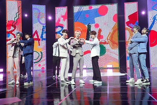 范丞丞沈腾《现在就出发》综艺：兰蔻小白管防晒推荐