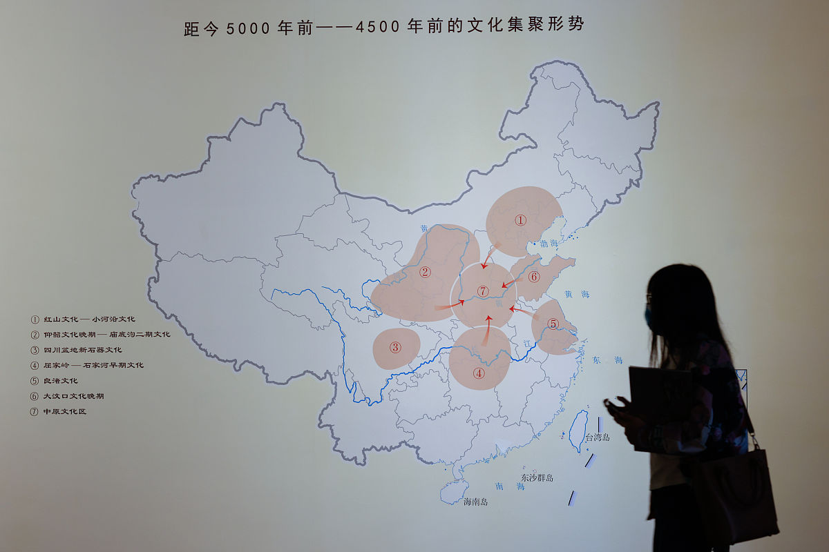 2020年9月17日,太原,媒体提前探班山西省博物院"黄河文明的标识——陶