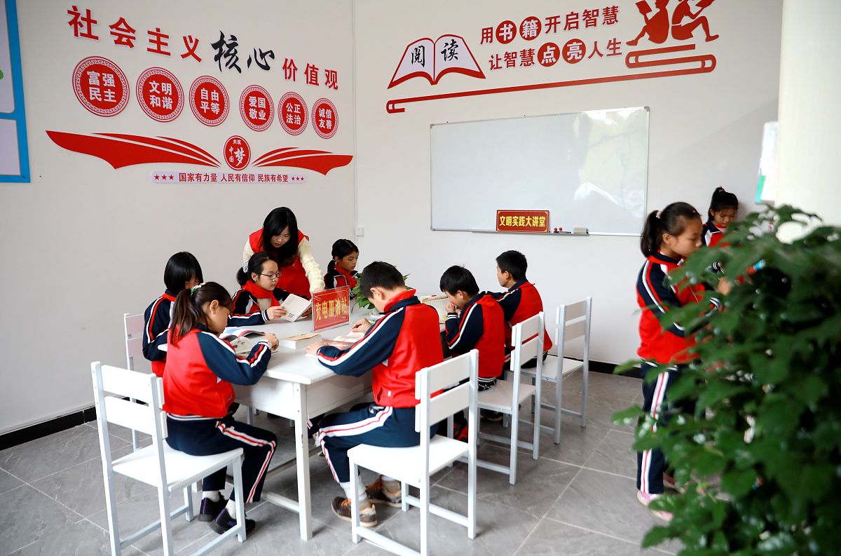 生成一篇大约500字的关于文明修身活动的个人感悟需要围绕每日早晨清洁教室卫生进行书写