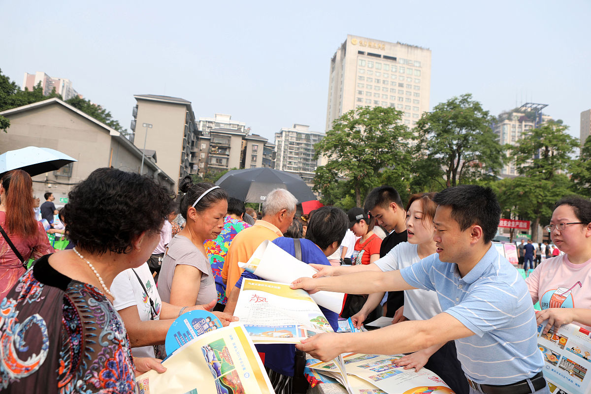 深入基层，擦亮“为民底色”：陈芳一与东沙湖社区的“五方议事”实践