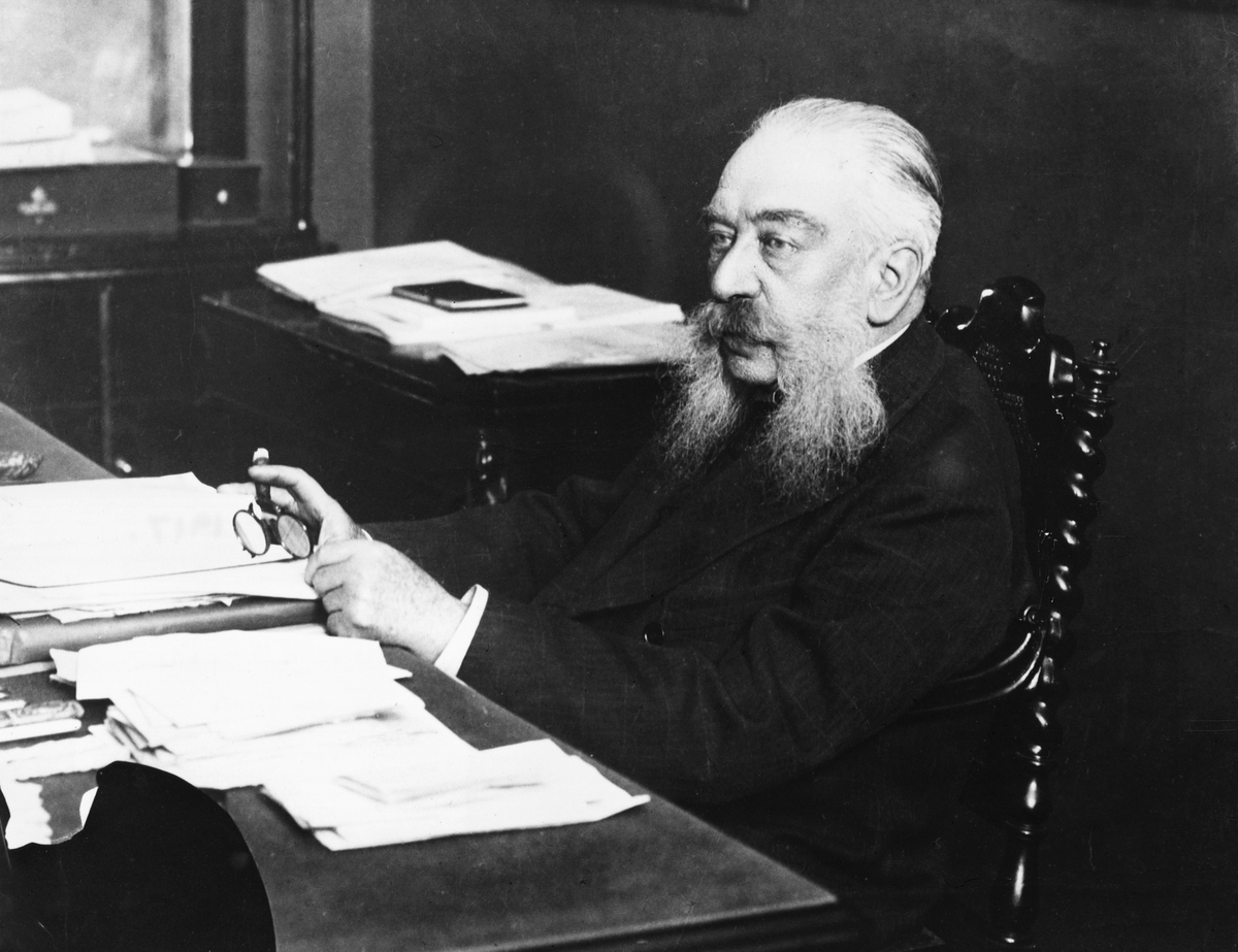 著名外国学者姓名列表：爱因斯坦、洛克、达尔文等