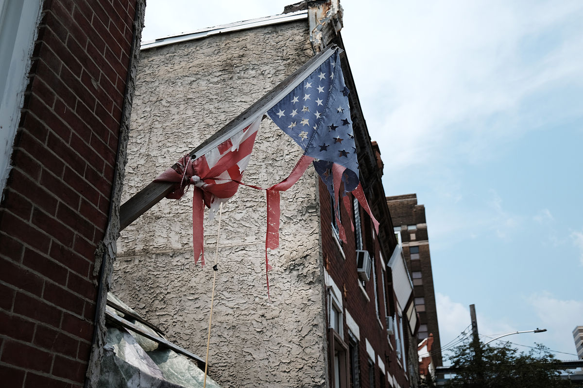 怎么把自1943年第一个组合药物Hycodan被美国FDA批准至今已有大约451种组合药物被批准说的更书面