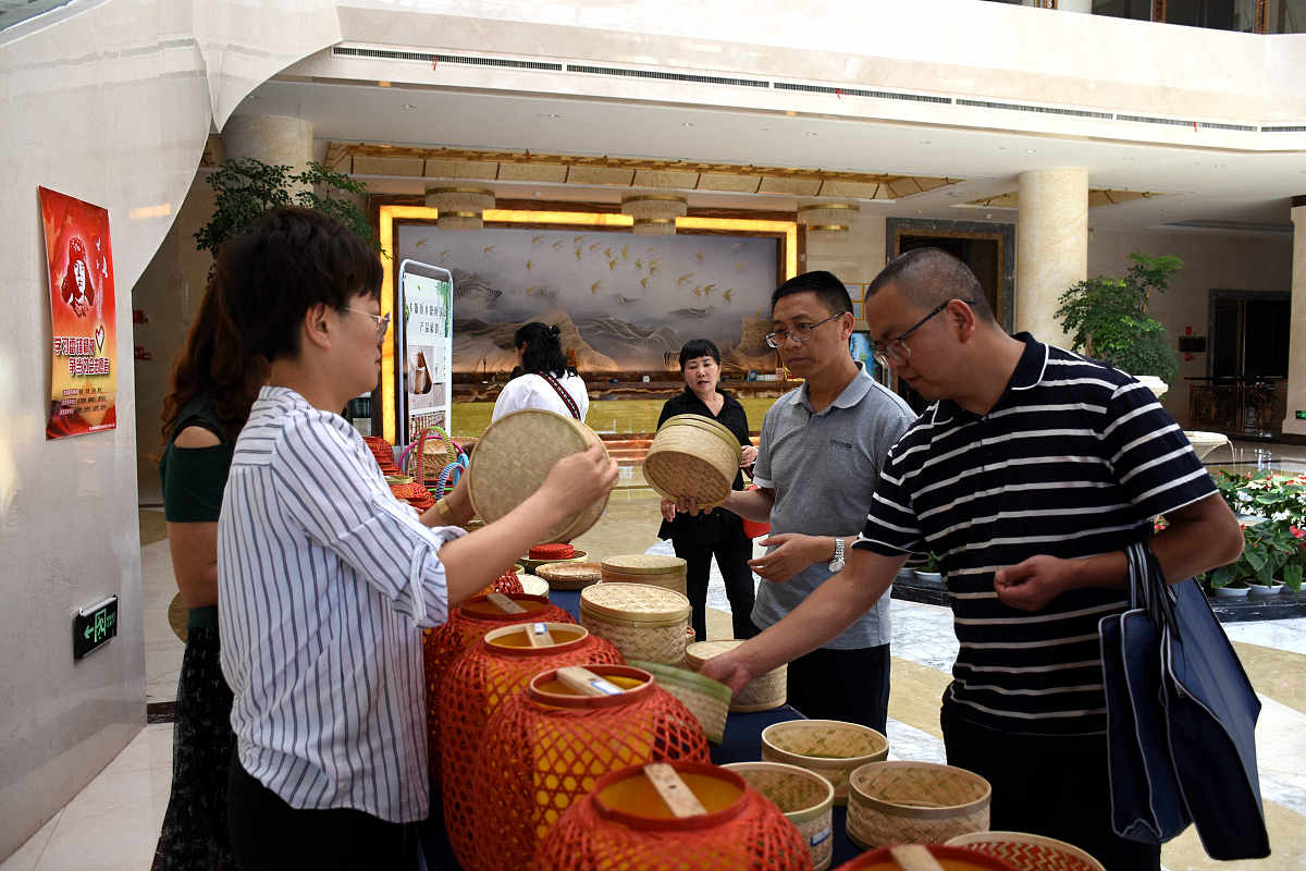 延安黄土情特产有限公司电子商务专业实习生工作时间安排