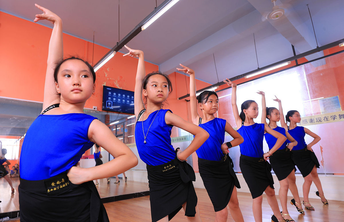 重庆市涪陵创新计算机学校民族音乐与舞蹈专业优势怎么样发展前景好不好呢；：：；；第三件事输入分隔符##################