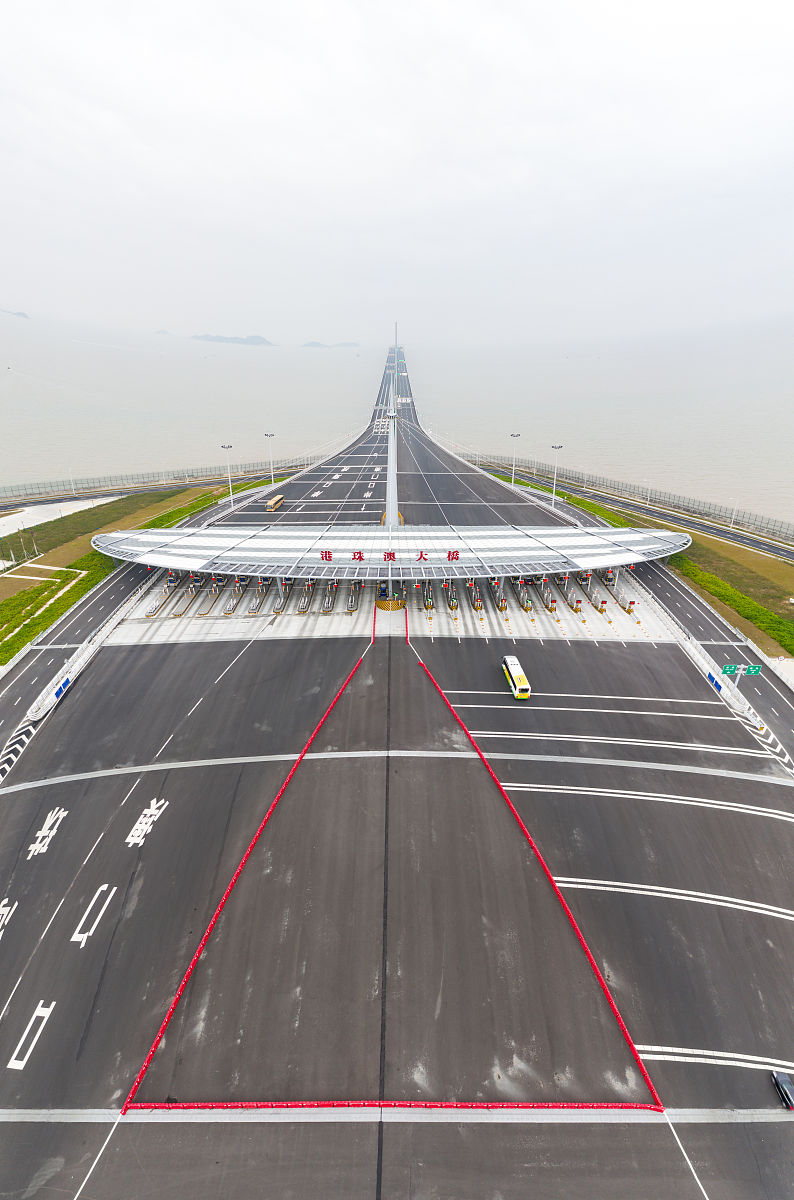 以深港交通为主题想一首诗