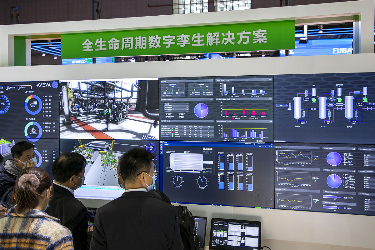 请翻译一下英文文本为中文：Abstract—The digital twin of a life-cycle rolling bearing is significant for its degradation performance analysis and health management This article proposes a digital twin model of life-