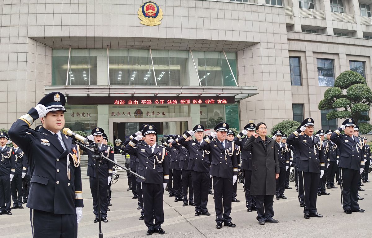 写一篇实习报告内容是关于天津市滨海新区公安局治安管理支队七大队的消防工作请详细说明参与消防救援包含哪些内容写一段话