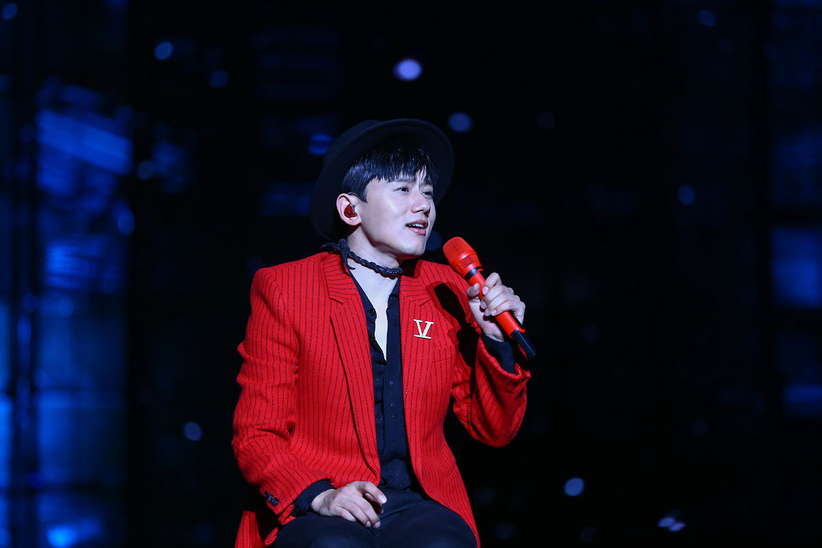 調整が必要な場合はご連絡ください - 来週月曜の会議でも議論可能