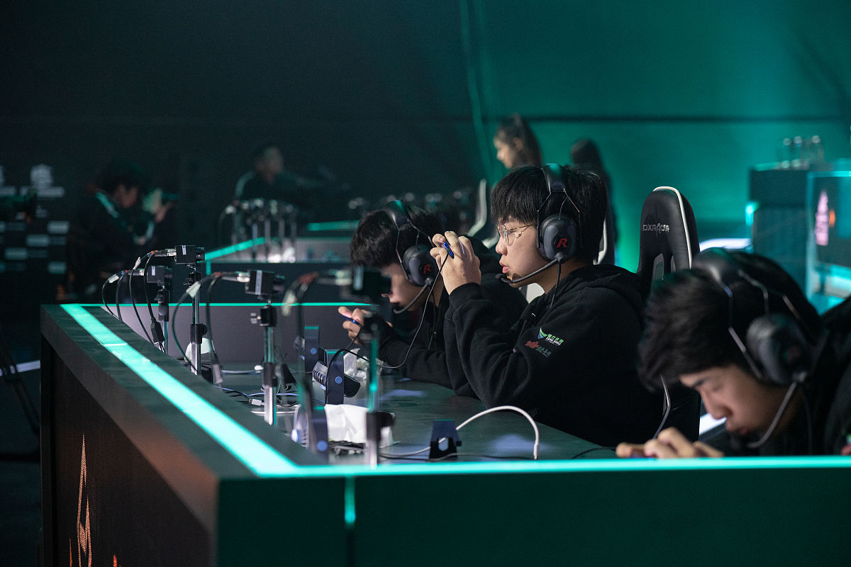 在和平精英里老六是什么意思？