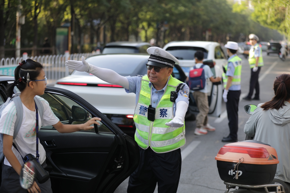 佛山市交警总队：保障佛山交通安全，服务市民出行