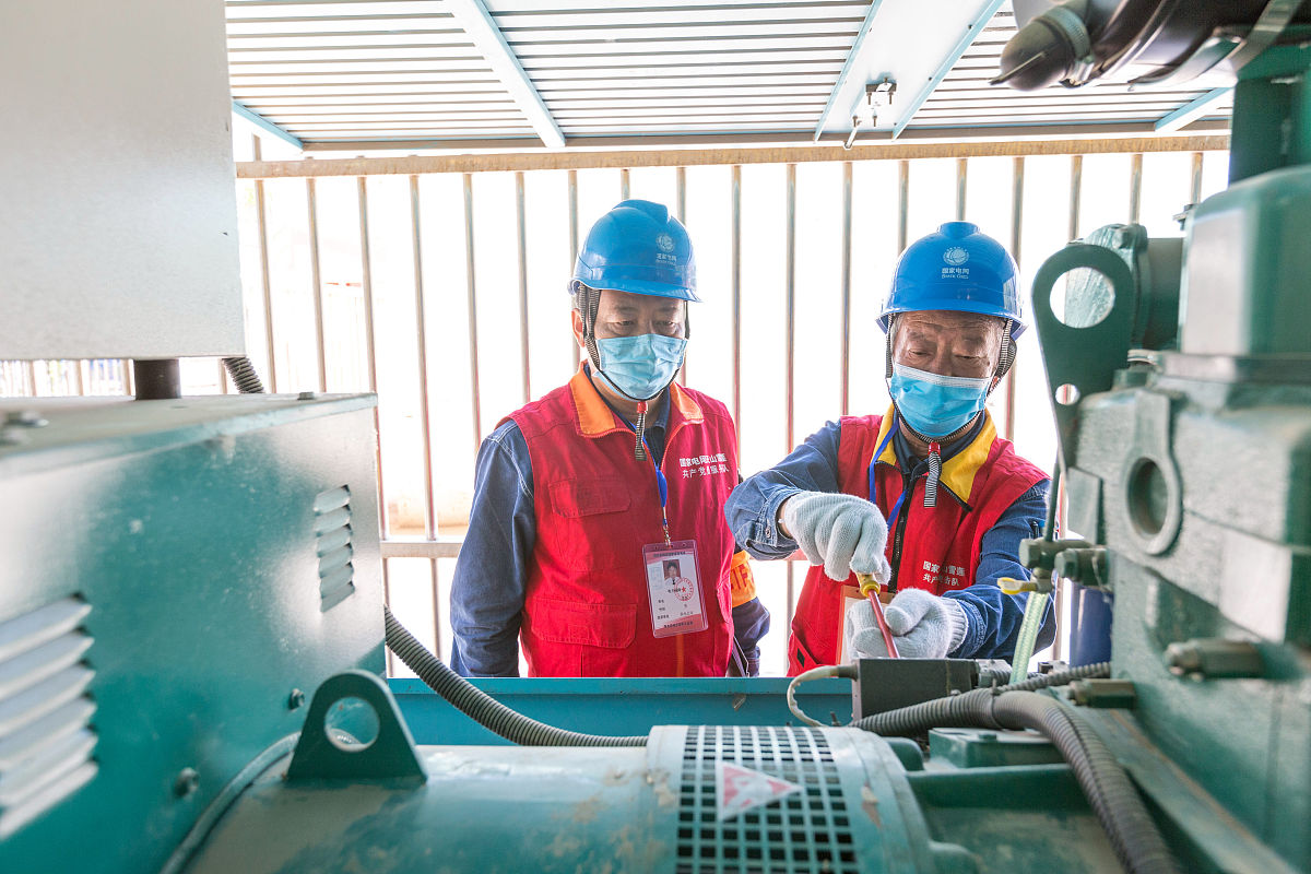 编辑有段不少于100字的设备维护养护少的文案