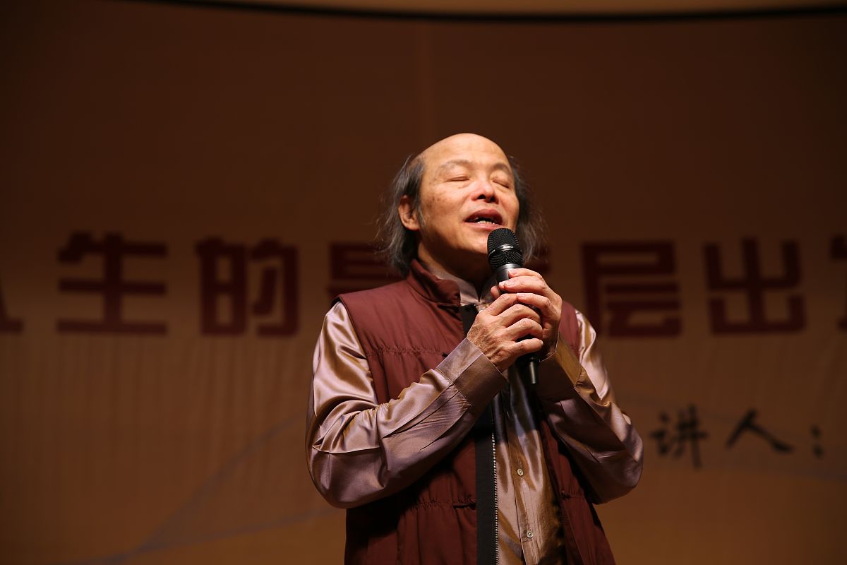 2014年04月11日,江苏省苏州市,林清玄举行《从人生的最底层出发》的主