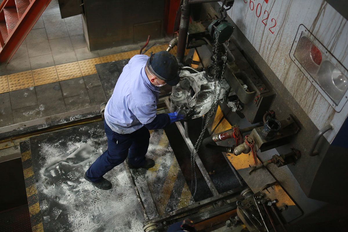 成都铁路学校职业教育：师资、设施、实践与综合素质培养