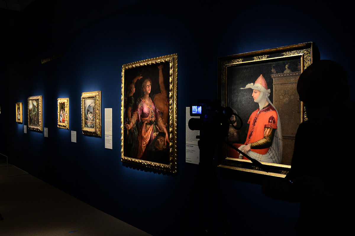 展开描述 法国非遗传承虚拟实践项目利用虚拟现实技术为非遗传承人提供沉浸式的学习和实践环境。