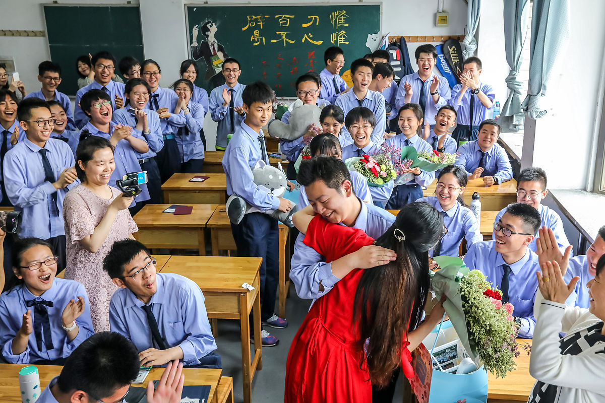 2019年6月5日,济南,山东省实验中学高三毕业生迎来"最后一课".