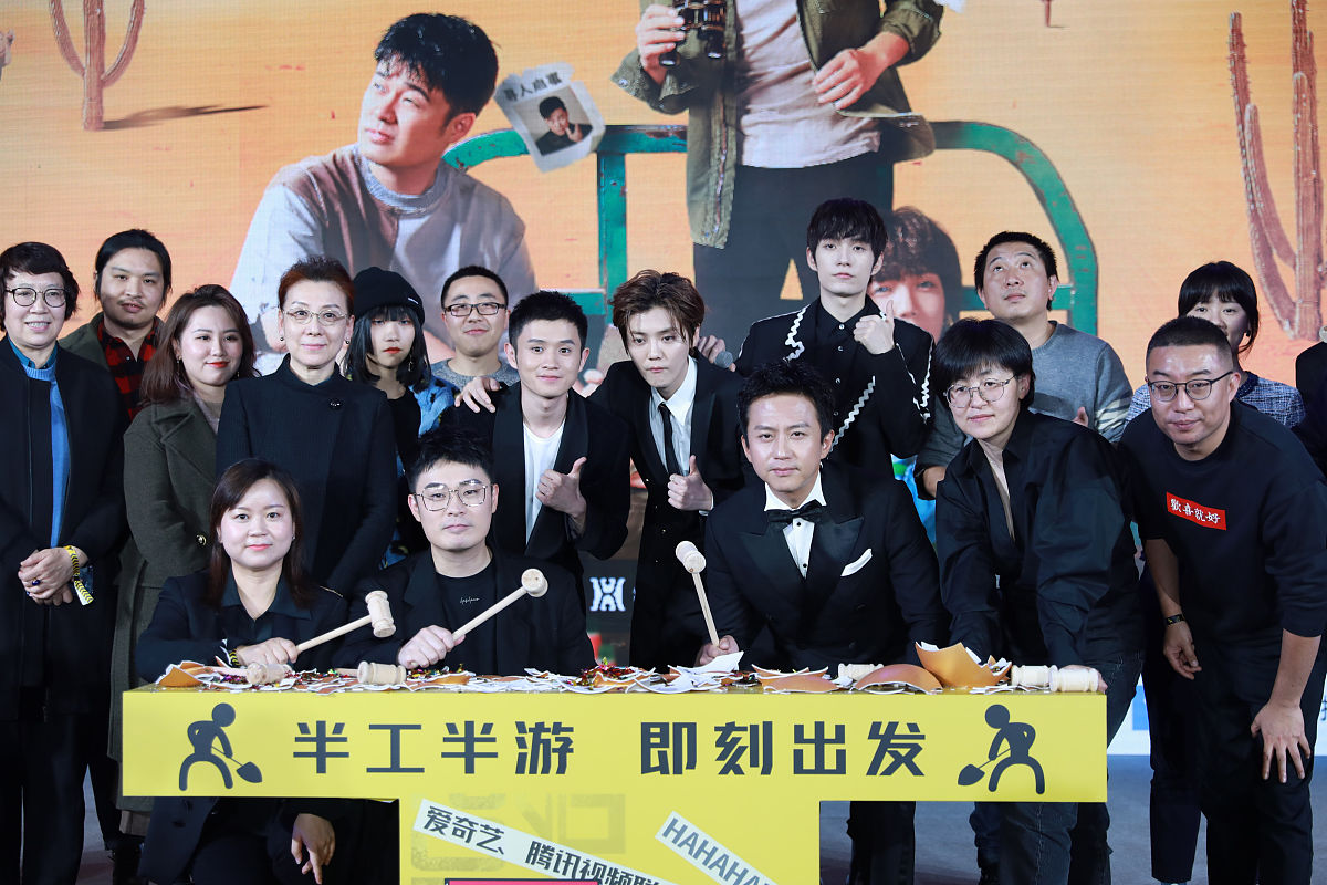 专访潘展乐家人：'亚洲飞鱼'赛场拼命三郎，生活中谦逊男孩