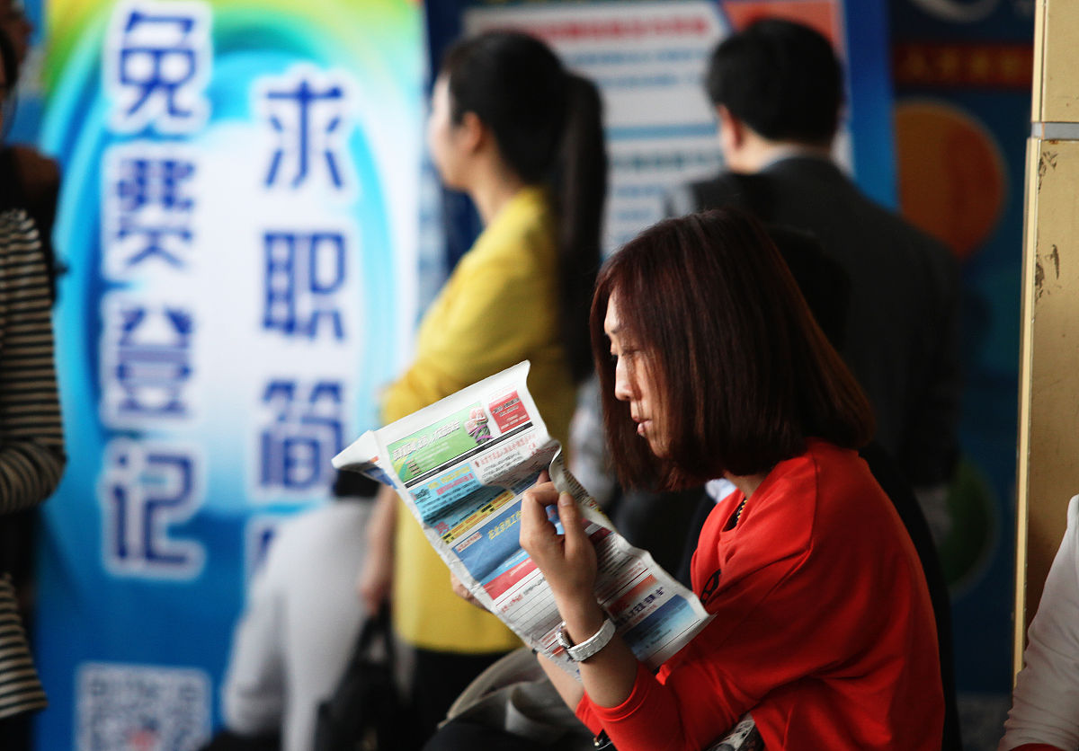 青岛商务学校招生专业：市场营销、国际贸易、物流管理等