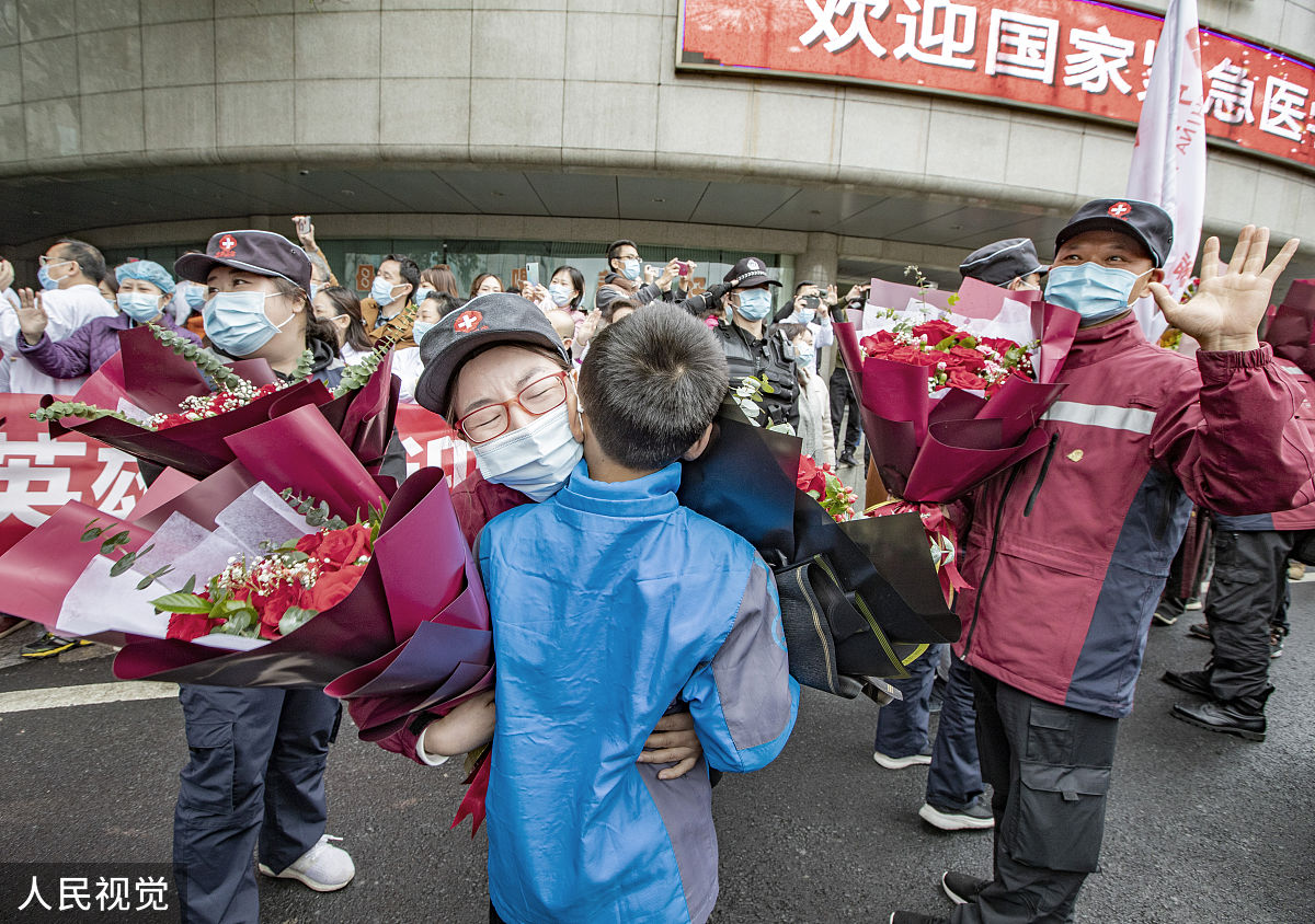疫情期间感人故事：全球抗疫英雄人物集锦