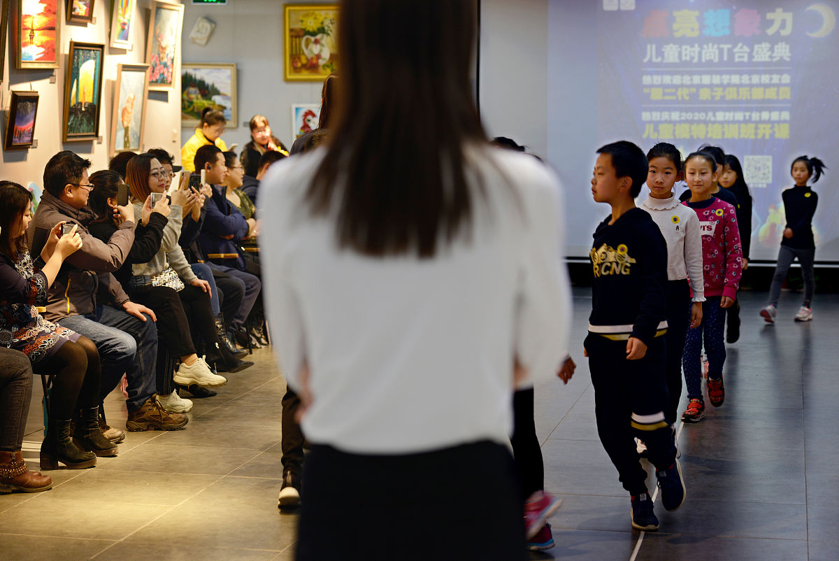 女生就读贵阳幼师学校学前教育专业容易学吗