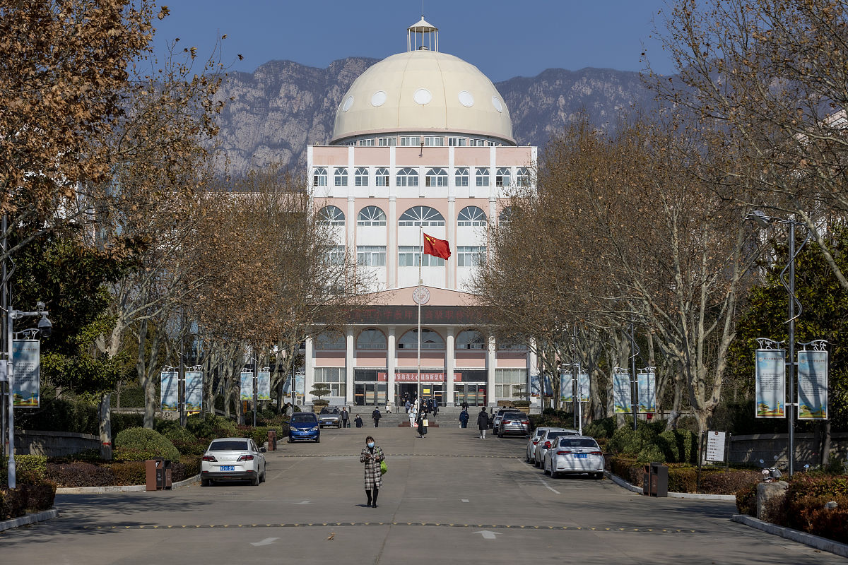 重庆医科大学自考本科论文答辩严吗回答加拓展。