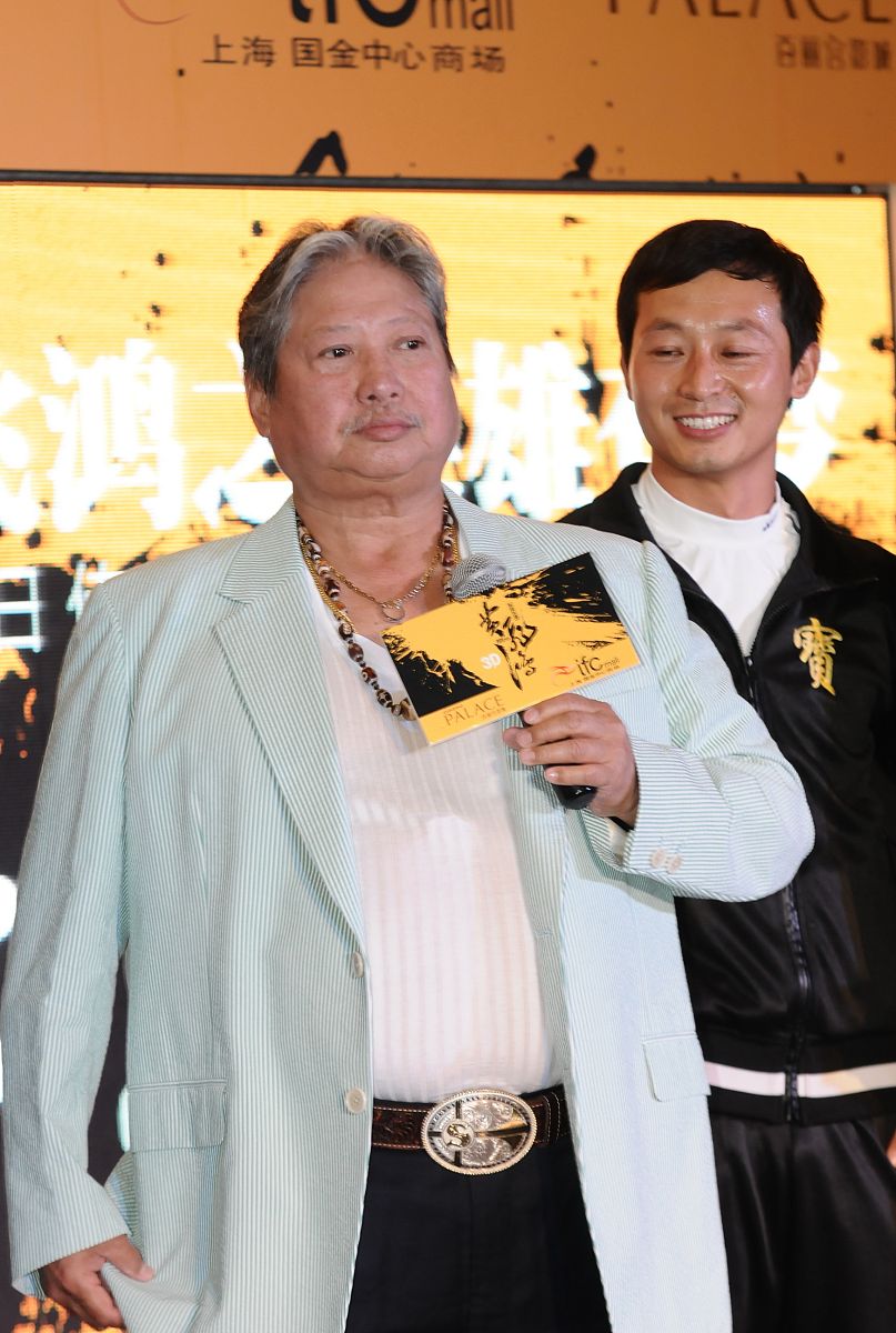 很多人小时候有一个英雄梦总幻想着可以拯救世界但长大后才发现要先拯救自己！