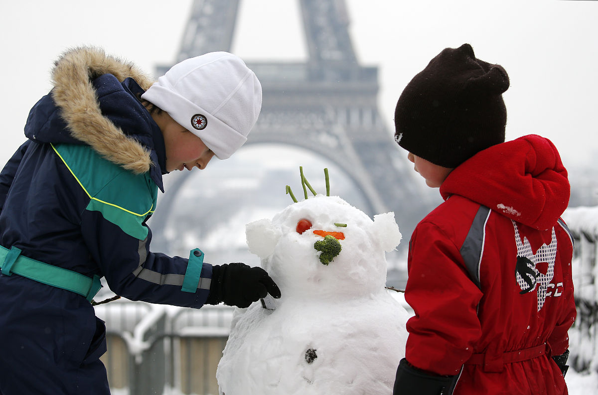 分析一下洛阳市旅游交通不便的原因并说明