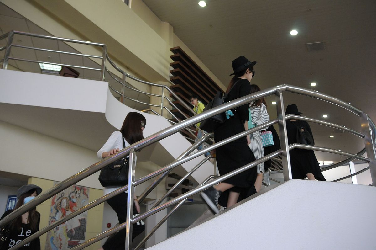 重庆六年级学生课后服务期间坠楼身亡，教育部门高度重视加强心理健康教育
