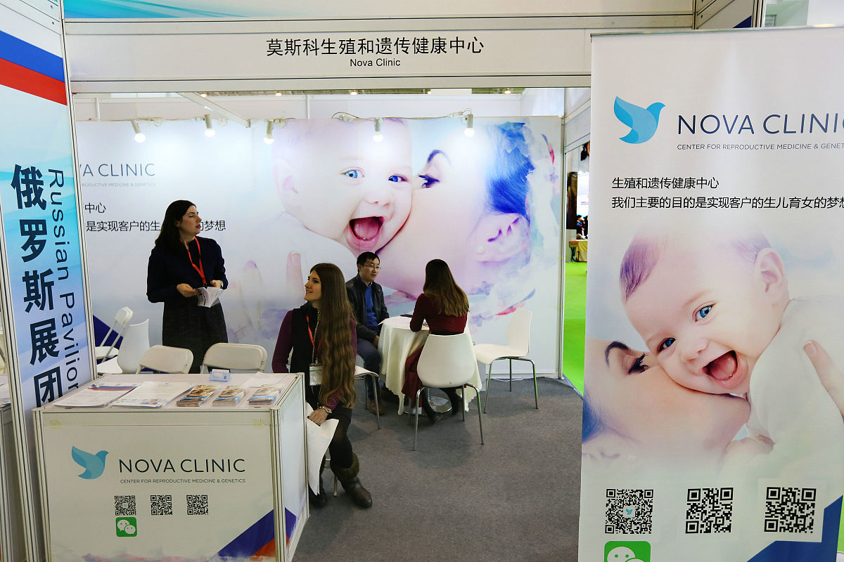 帮我降重：随着网络购物的快速发展人们的购物方式发生了巨大变化智能手机的快速普及为消费者提供了更多的线上购物渠道。相比于互联网平台蓝臻贝尔康安阳店产品种类少、价格无优势等问题凸显。移动手机的快速普及让消费者有了更多的选择如今很多实体店已走上了移动销售的快车道而蓝臻贝尔康安阳店并未及时上车。
