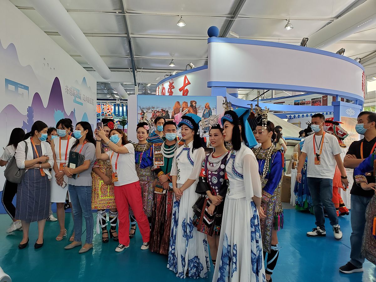 跨越界限的旅行震撼：J人给P人的文化启示录
