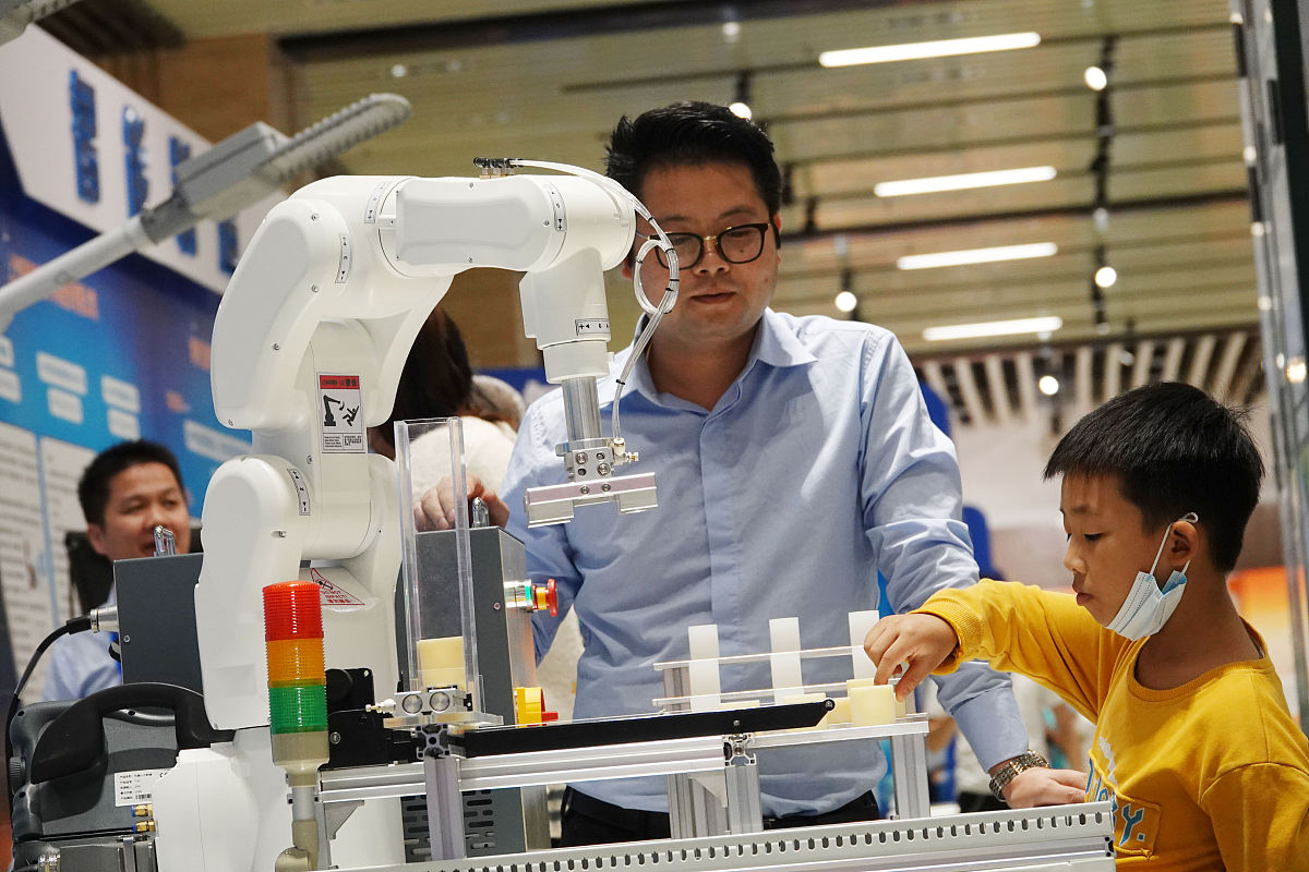 鄢陵人工智能学校工业机器人好不好？有什么招生要求