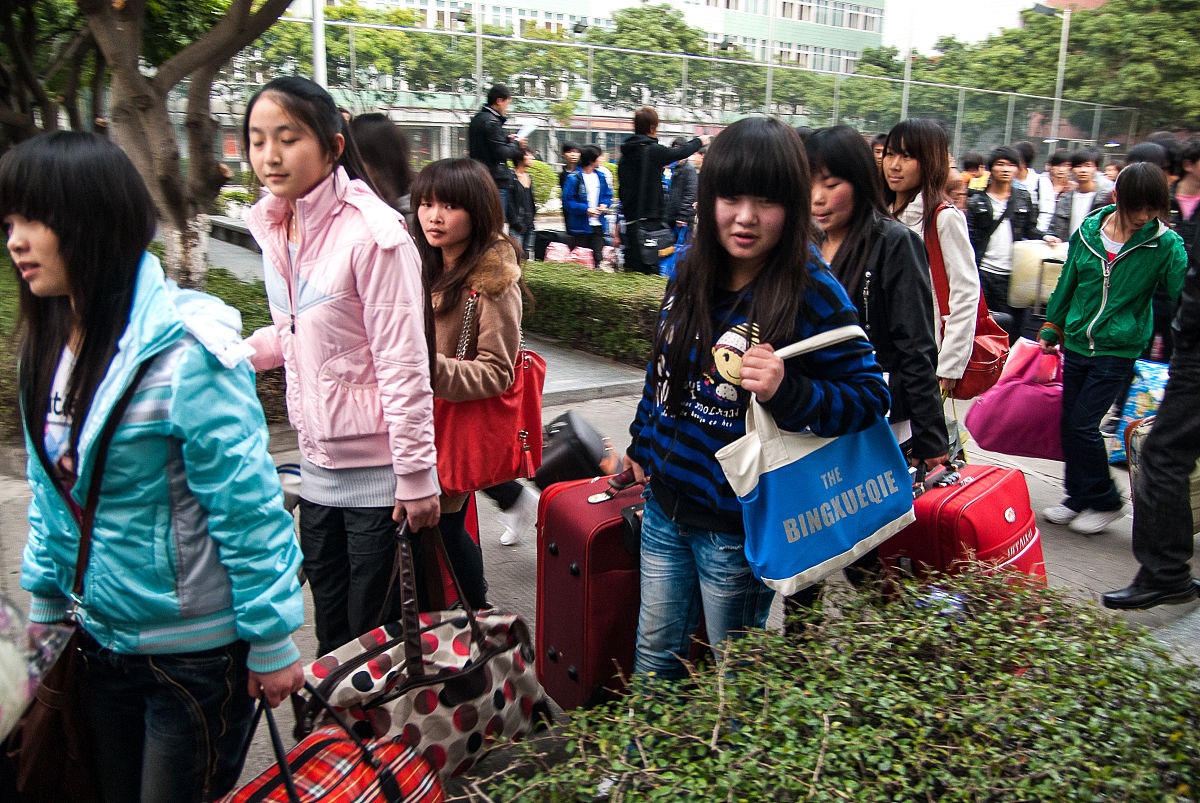 大学主要社会实践活动：实习、调研、志愿者、课程实践和创业