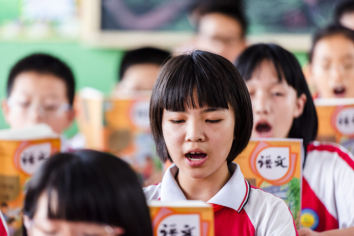 写一首夸奖女人的诗