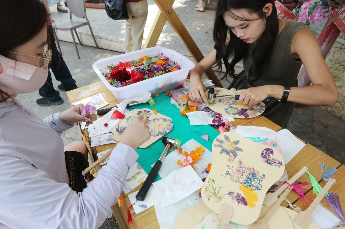 大学生志愿者社区湘绣文化宣传活动策划案 - 培养儿童对传统文化的热爱