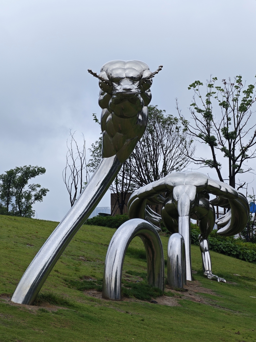 大型不锈钢雕塑稳定性评价方法和标准是什么？帮我用200字详细描述