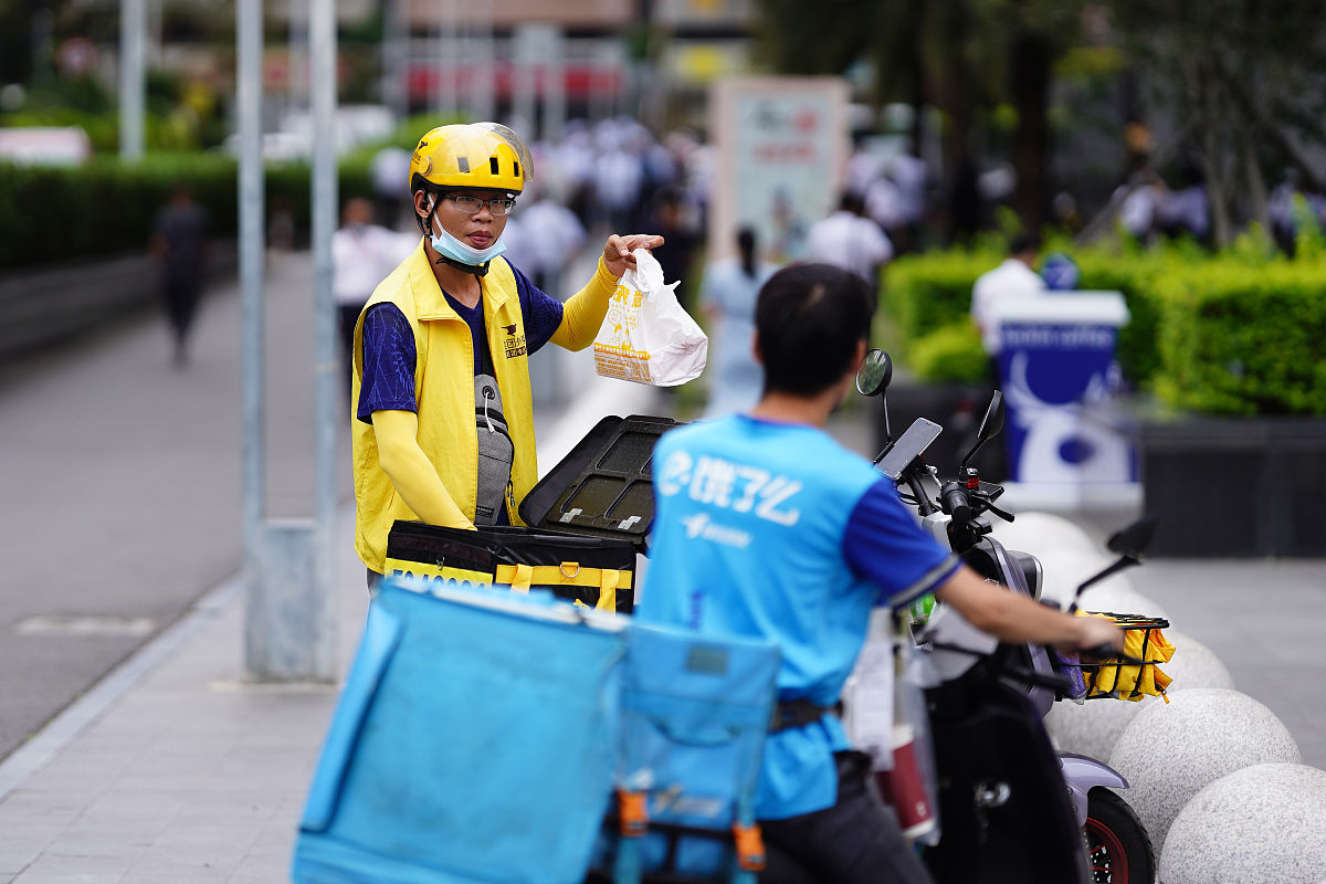 外卖员的正能量：他们为我们送来的不仅仅是食物