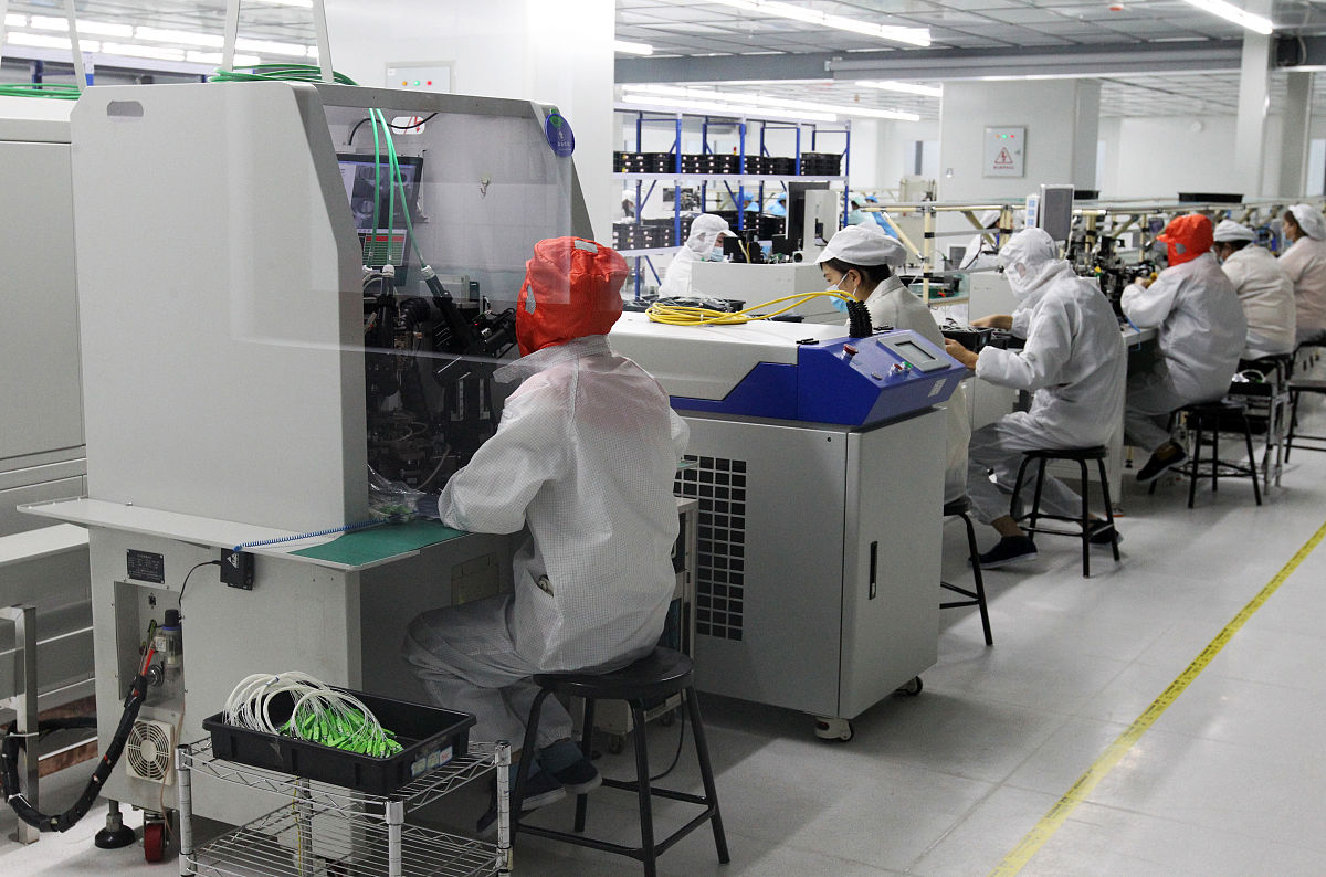 单频矩形波调制DFB激光器：频率分量分析