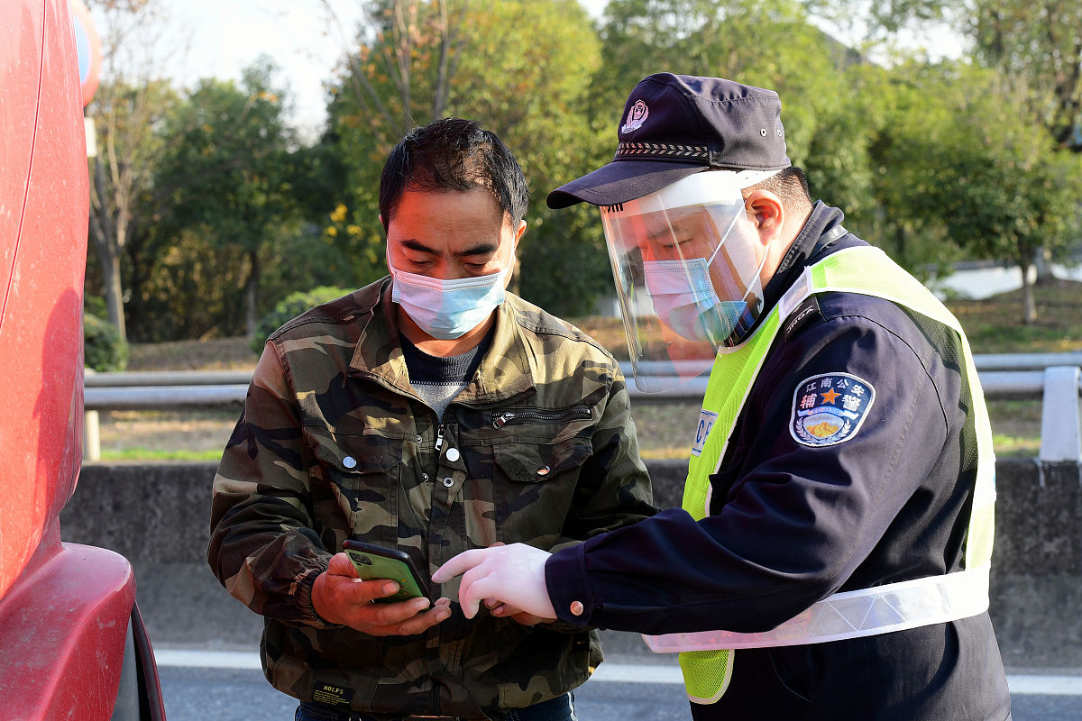 写一份优秀干部奖学金的申请内容包括担任班长担任学院组织部志愿者负责其职党务系统内容3000字