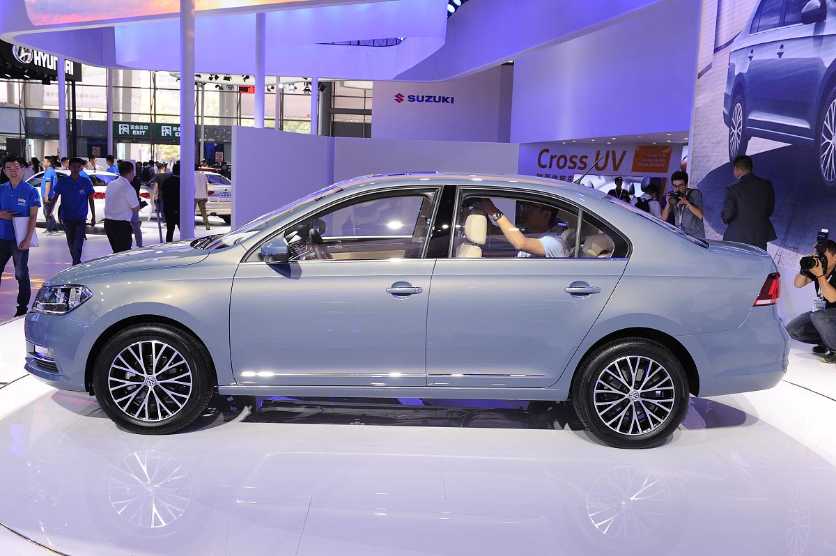 上汽大众：中国汽车市场领军者，技术创新与社会责任并重