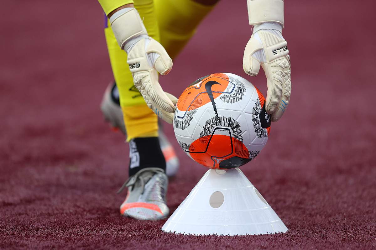 a premeir league football picked up during the english premier l