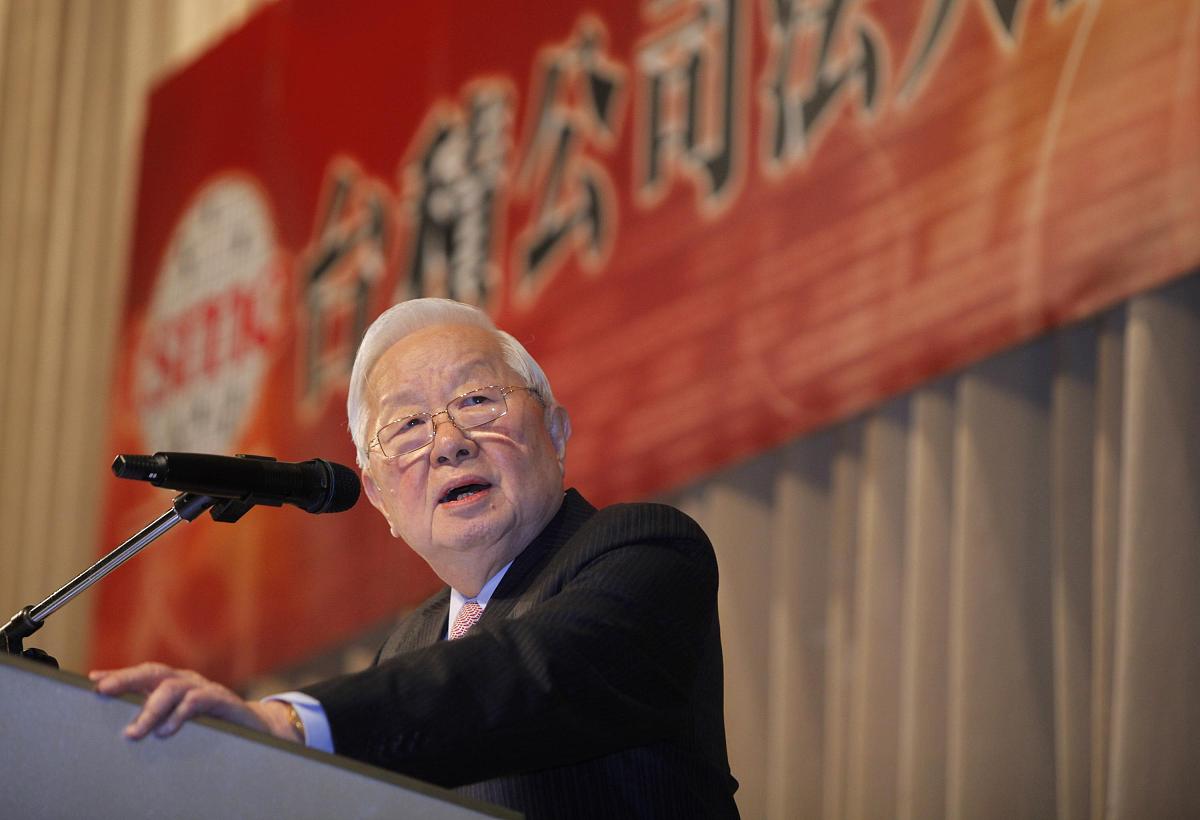 为何部分中国大学老教授被认为'矫情'？