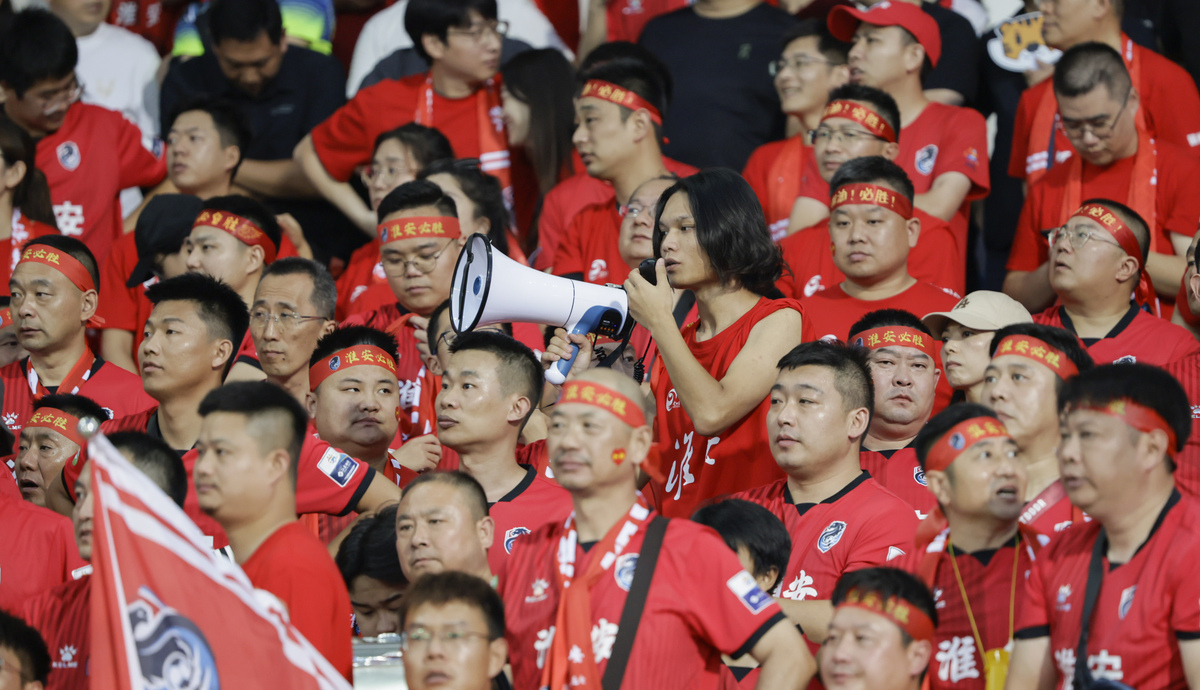 中国男足什么时候能够夺得世界杯？