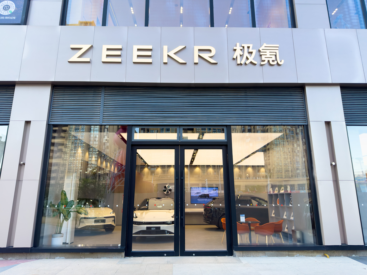 极氪X 四座和五座对比：哪款适合你？