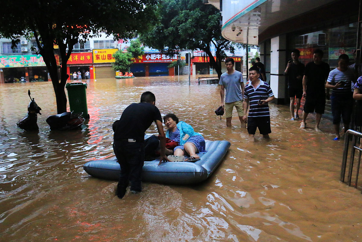 将这句话换个说法：暴雨洪涝灾害一直是最严重威胁人类生存和发展的自然灾害之一。