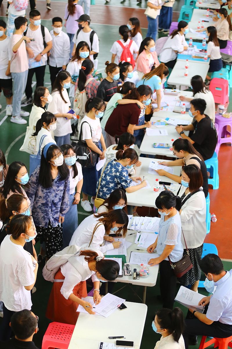 重庆两江新区职教中心2019招生简章：专业设置、招生计划及优势