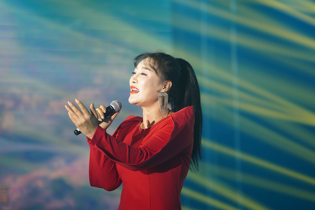 用艺术歌曲抚平思绪，助你开题讲稿一臂之力