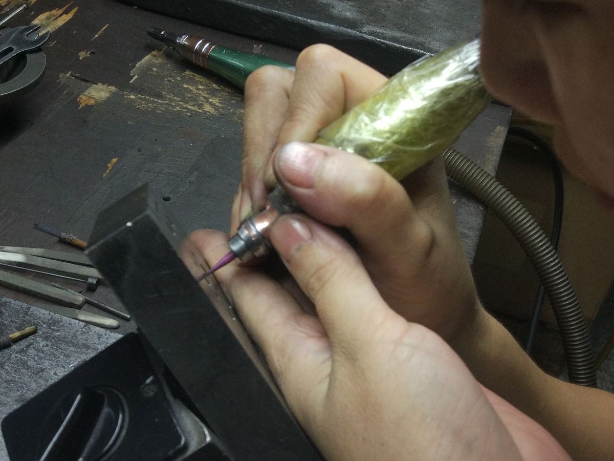 羊毛剪电推子螺丝松动怎么处理的