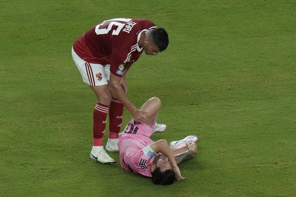 有人每次踢球五分钟就受伤该怎么办？