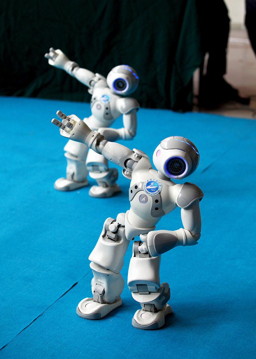 润色扩充下面一段话：近年来深度学习技术发展迅速在计算机视觉、自动驾驶、机器翻译以及其它众多领域都取得了长足的发展16。其中在计算机视觉研究领域基于深度学习的目标检测办法取得了优秀的检测效果。该办法可以通过训练大量的图片数据充分准确提取目标的特征信息最终得到具备精确度高、泛化性强的目标检测模型。若该方法与机器人的识别抓取结合起来把已训练好模型应用于未知的待抓取目标将有效提高机器人抓取的效果