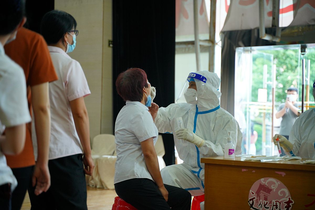 哈尔滨市卫生学校助产专业课程设置及教学质量深度解析